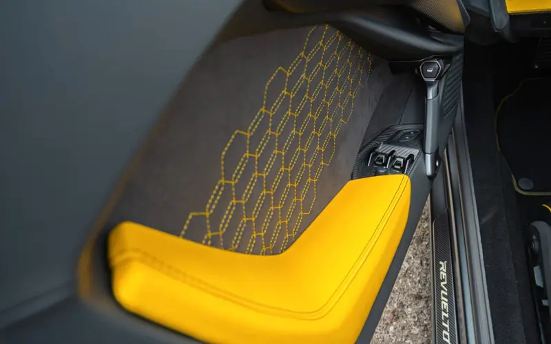 Lamborghini Revuelto 6.5 V12 * NEW CAR * AVAILABLE * BI COLOR - 114631