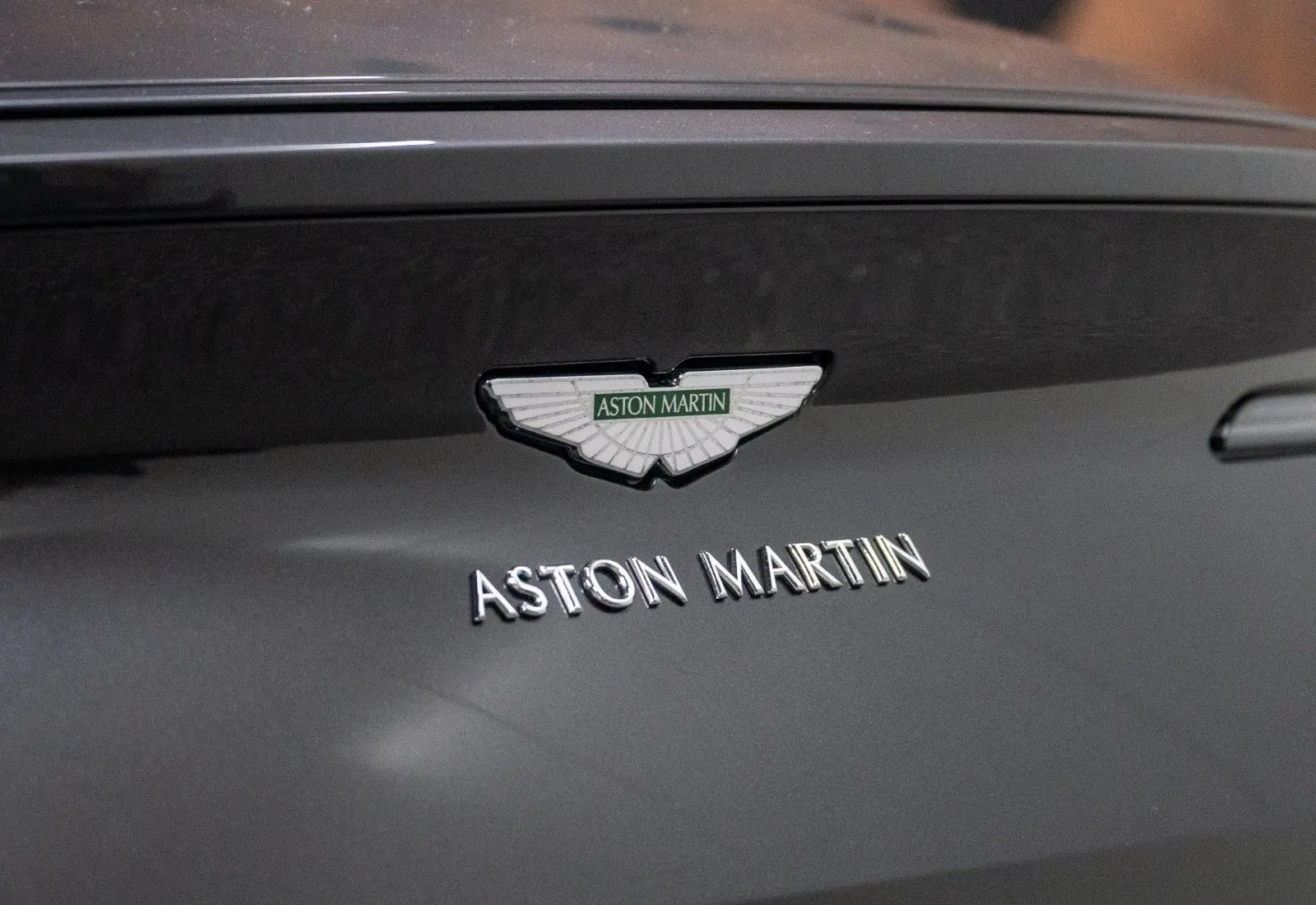 Aston Martin DB11 4.0 V8 * 9.564 km * INSPEKTION NEU * B&amp;O * 360 *  - 147406