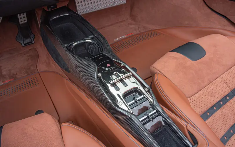 Ferrari SF90 Spider * CARBON(12x) * CARPLAY * LIFT * TWO-TONE *  - 124493