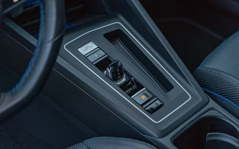 Volkswagen Golf VIII R * PERFORMANCE * AKRA * PANO * HUD * MAXTON * VO - 133072