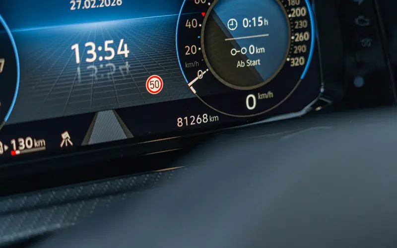 Volkswagen Golf VIII R * PERFORMANCE * AKRA * PANO * HUD * MAXTON * VO - 133074