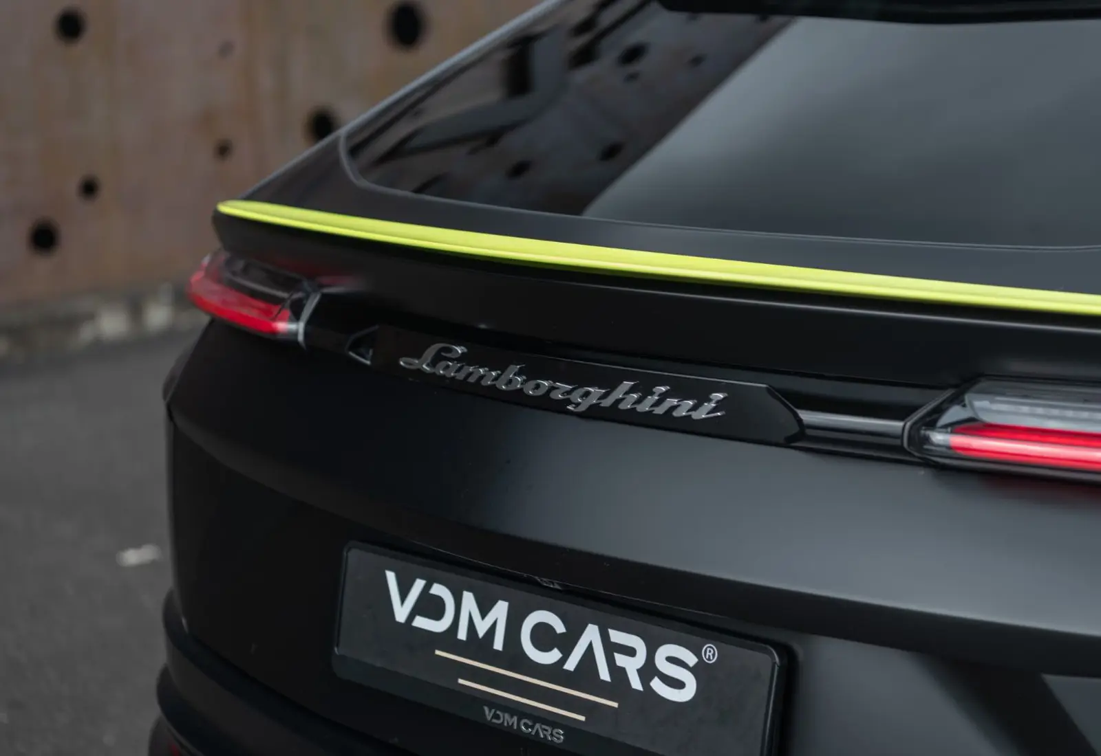 Lamborghini Urus * 4-SITZ * CARBON * ORIG. MATTLACK * GRAPHITE CAP *  - 134522