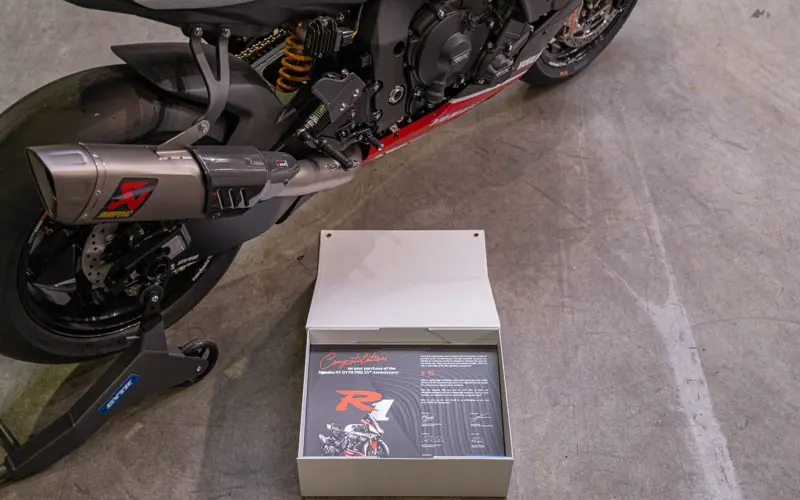 Yamaha R1 GYTR Pro 25th Anniversary Edition * 1 OF 25 * LI - 135613