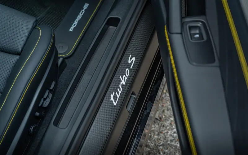 Porsche 911 Turbo S * 992.2 * MY26 * SPORTDES * CARBON EXTERIOR - 146834