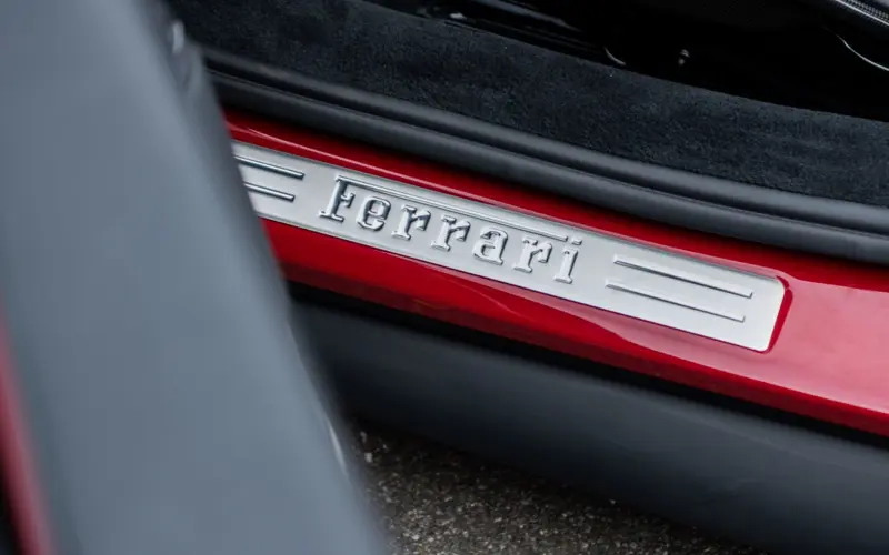 Ferrari 296 GTS * 1.HAND * ACC * CARPLAY * AFS * CONNECT * DAYTONA *  - 119178