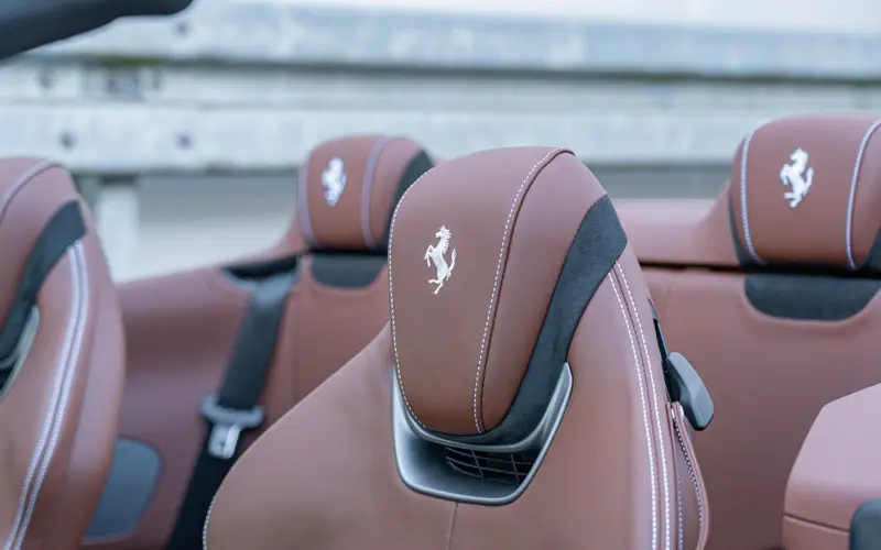 Ferrari Roma Spider * SPECIAL COLOR * VENT * VOLL * LP €345.000 - 144361