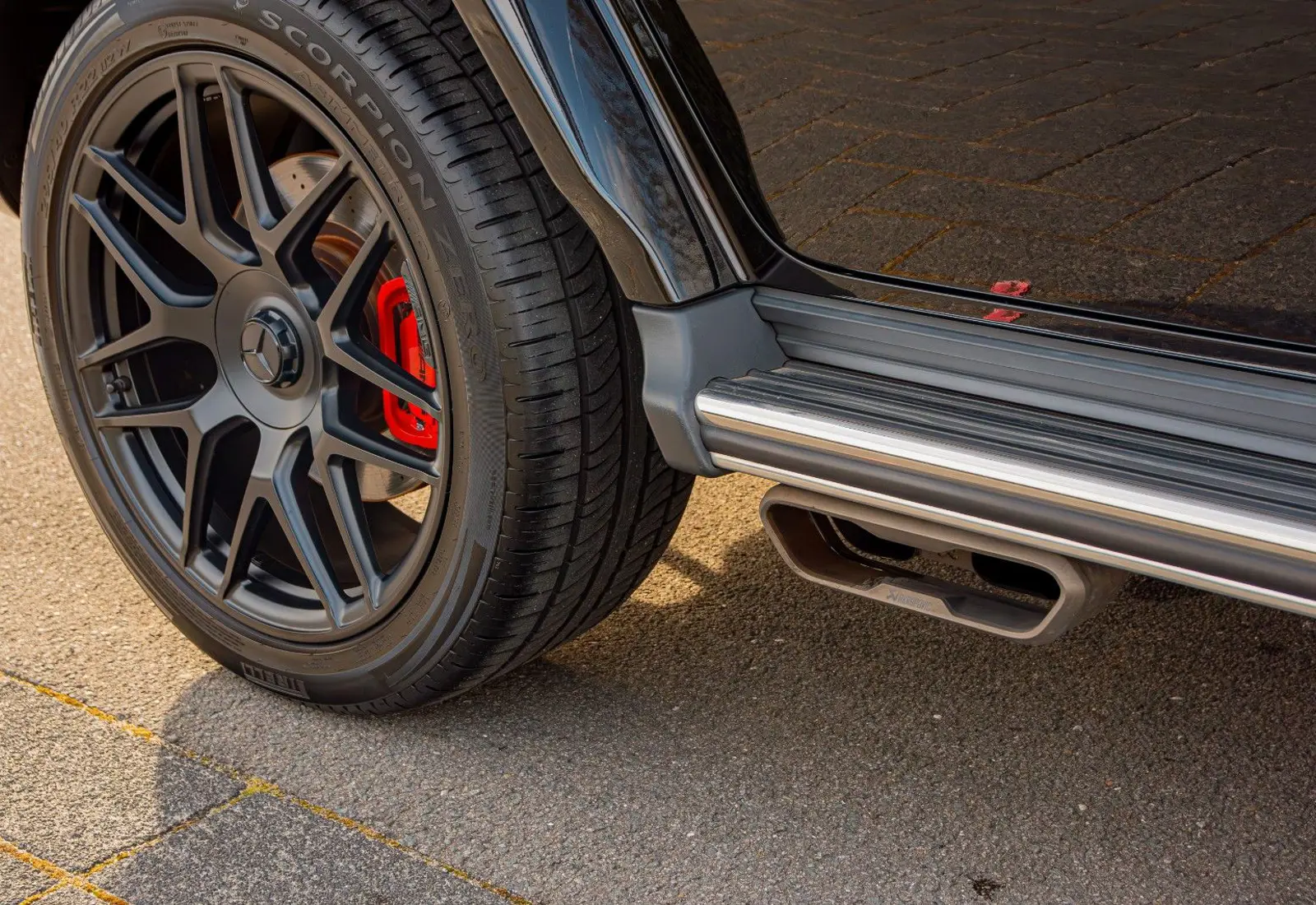 Mercedes-Benz G 63 AMG * AKRAPOVIC * NIGHT * MASSAGE *  - 113385