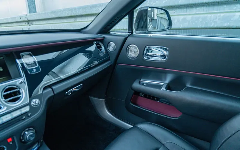 Rolls-Royce Wraith 6.6 V12 * MASSAGE * BESPOKE * DRIVE ASSIST+ *  - 134289