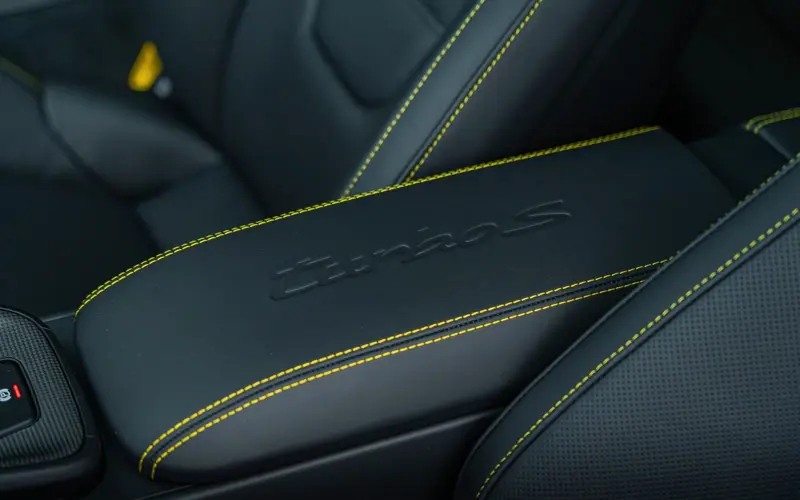 Porsche 911 Turbo S * 992.2 * MY26 * SPORTDES * CARBON EXTERIOR - 146829