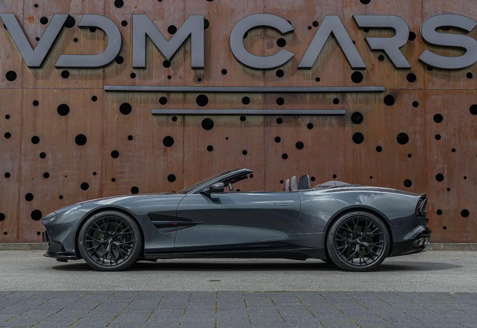 Aston Martin Vanquish Volante * Titanium * Seats * B&amp;W * BlackPack *  - 174099