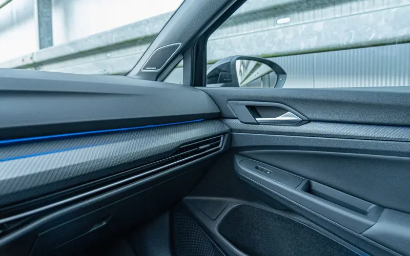 Volkswagen Golf VIII R * PERFORMANCE * AKRA * PANO * HUD * MAXTON * VO - 133077