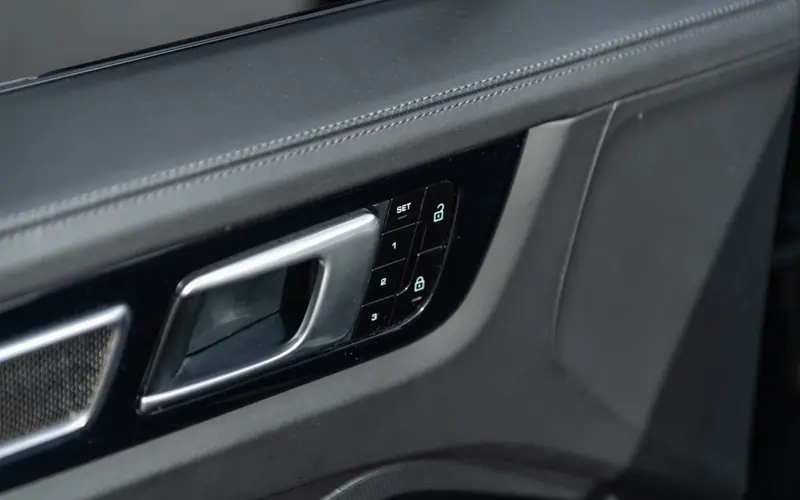 Porsche Cayenne Coupe S * CARBON pak * 1e Hand * Neue Wart - 131080