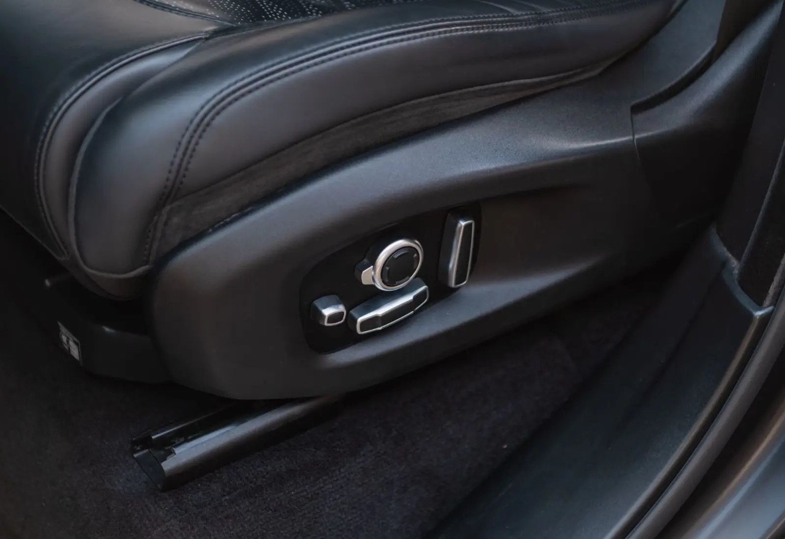 Land Rover Range Rover Sport SVR * SOFT-CLOSE * PANO * 360 * HUD *  - 125875