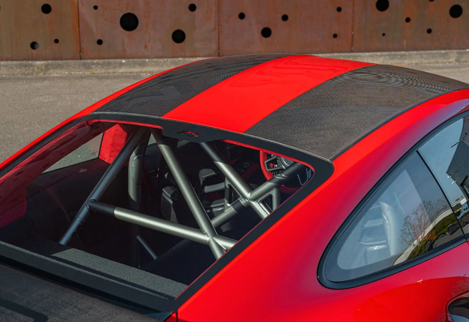 Porsche 911 GT2 RS * WEISSACH * 1.HAND * NUR 732KM * CLUBSPORT - 135729