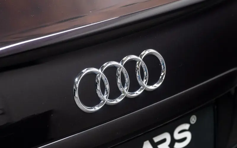 Audi S8 5.2 quattro * MASSAGE * LUFTFEDERUNG * CARBON *  - 132995