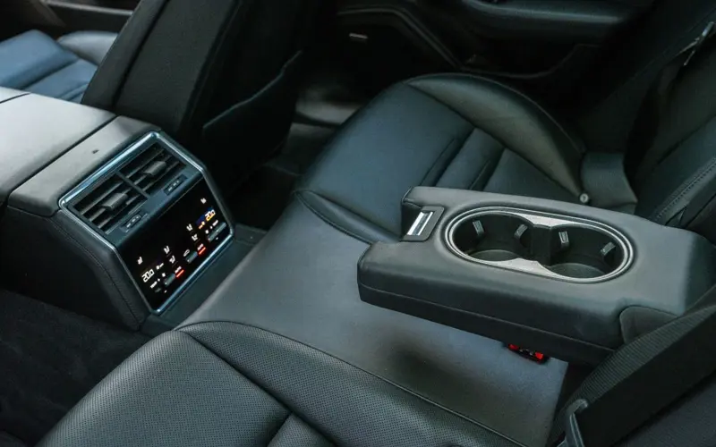 Porsche Panamera Sport Turismo 4 E-Hybrid * SPORTPAKET * CH - 150504