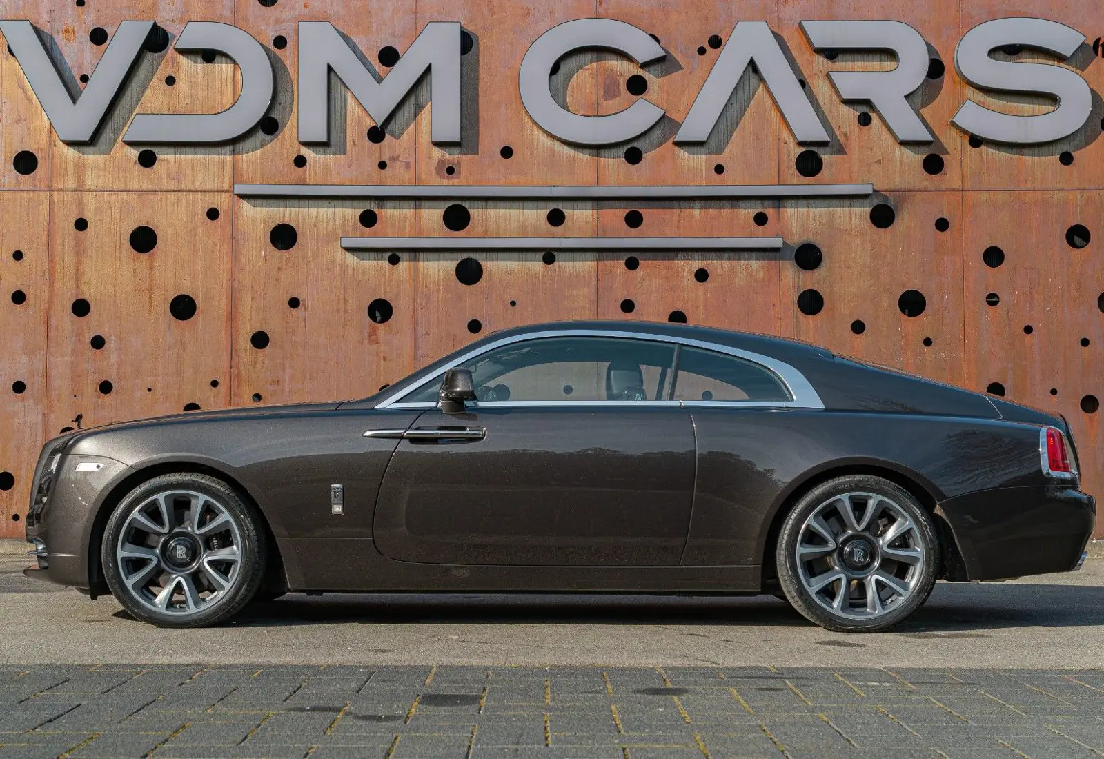 Rolls-Royce Wraith 6.6 V12 * MASSAGE * BESPOKE * DRIVE ASSIST+ *  - 134275