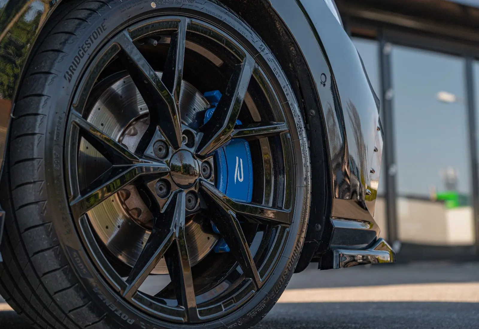 Volkswagen Golf VIII R * PERFORMANCE * AKRA * PANO * HUD * MAXTON * VO - 133055