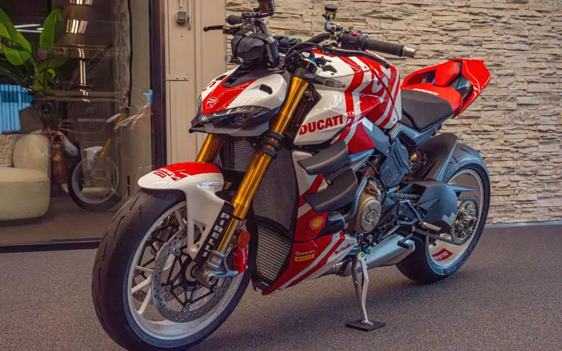 Ducati Streetfighter V4 Supreme. * 1 OF 250 LIMITED ED - 102810