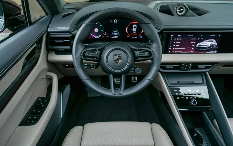 Porsche Macan Turbo Electric * INNO * P.DISPLAY * H.LENK * PANO - 115083