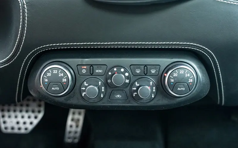 Ferrari 458 Italia * CARBON SEATS * LIFT * AFS * CAMERA * MWST *  - 153607