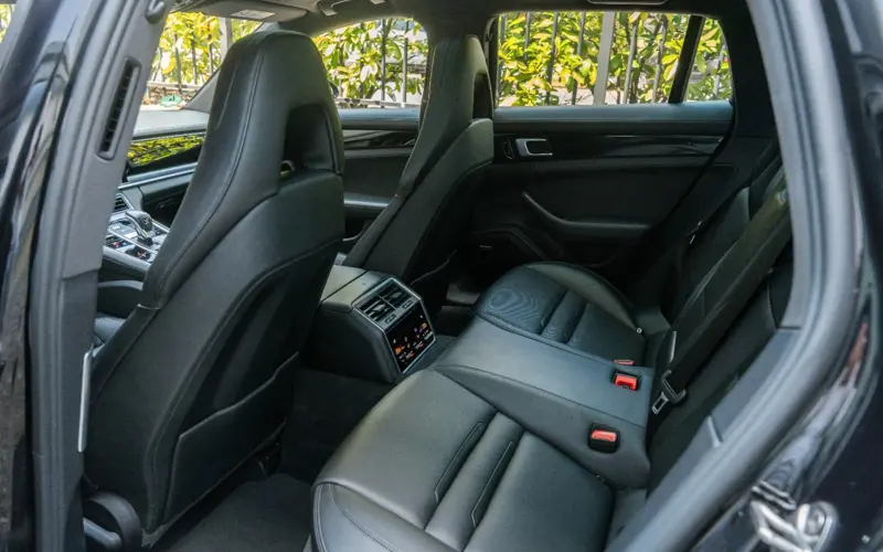 Porsche Panamera Sport Turismo 4 E-Hybrid * SPORTPAKET * CH - 150501