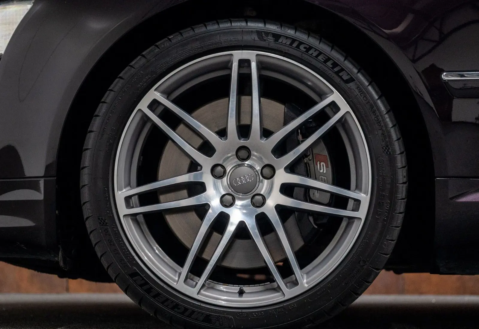 Audi S8 5.2 quattro * MASSAGE * LUFTFEDERUNG * CARBON *  - 132962