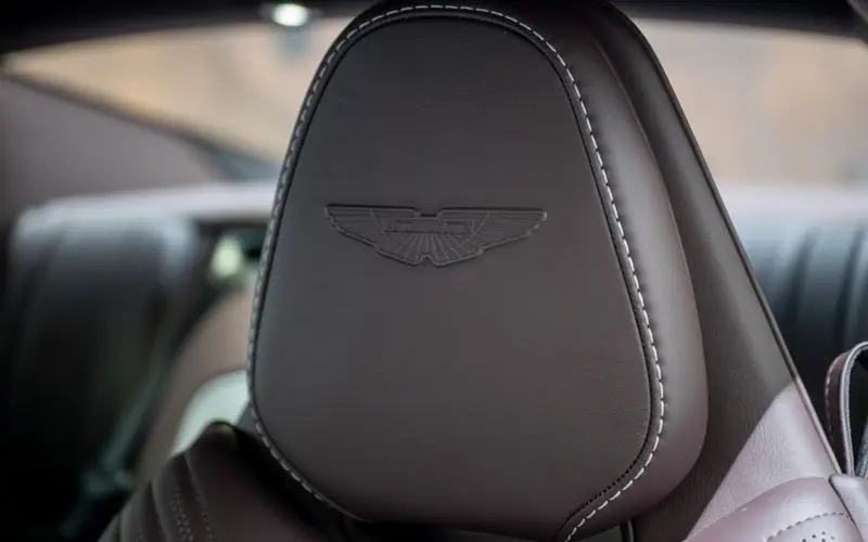 Aston Martin DB11 4.0 V8 * 9.564 km * INSPEKTION NEU * B&amp;O * 360 *  - 147432
