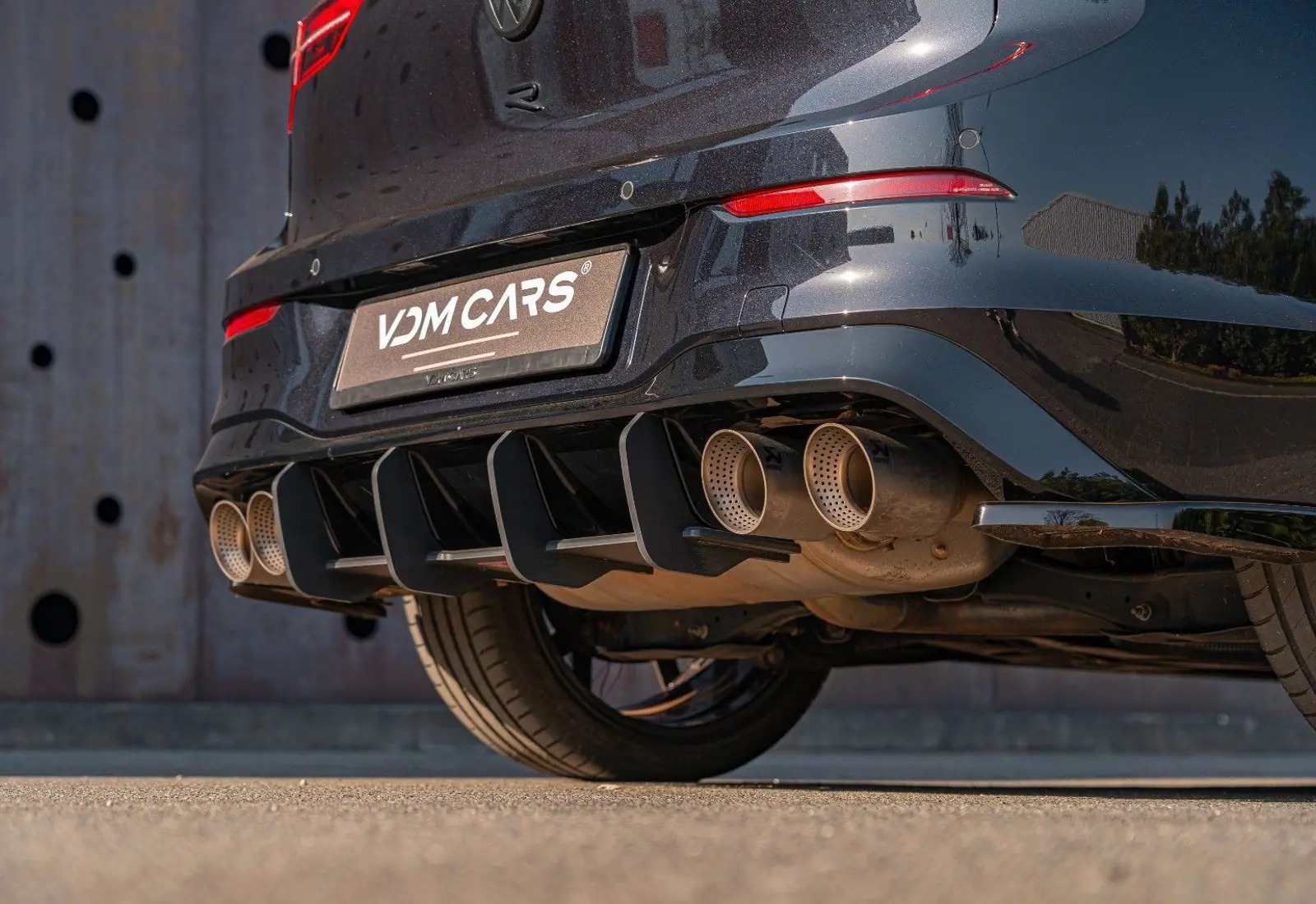 Volkswagen Golf VIII R * PERFORMANCE * AKRA * PANO * HUD * MAXTON * VO - 133064