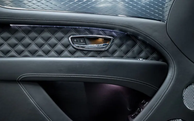 Bentley Bentayga 3.0 Hybrid 4WD * FIRST EDITION * NAIM *  - 135298