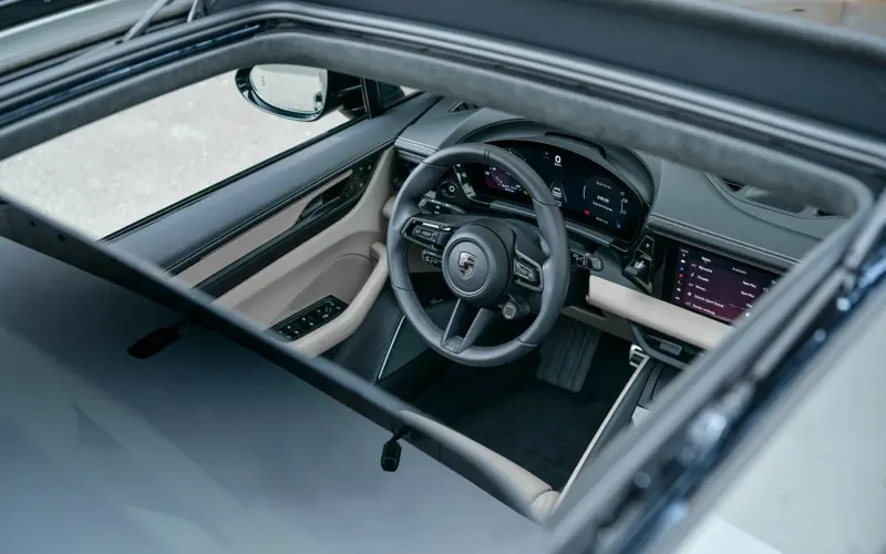 Porsche Macan Turbo Electric * INNO * P.DISPLAY * H.LENK * PANO - 115089