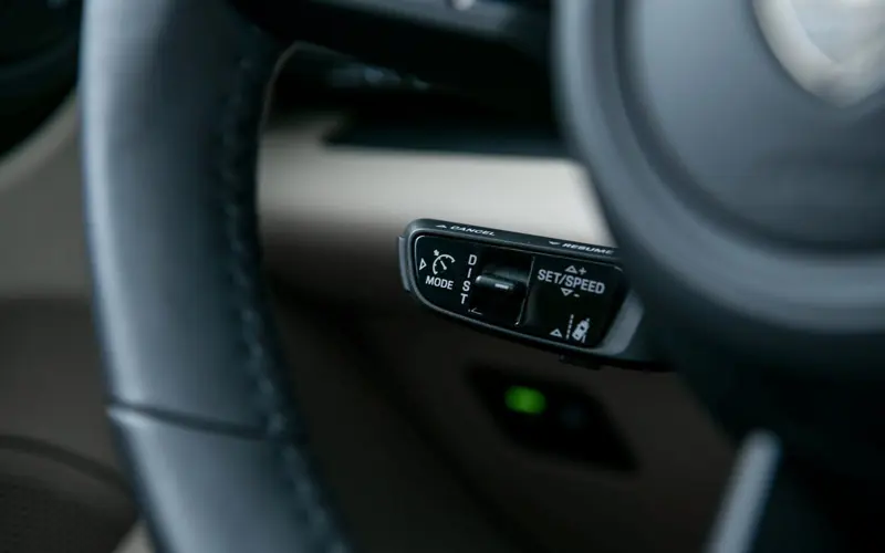 Porsche Macan Turbo Electric * INNO * P.DISPLAY * H.LENK * PANO - 115088