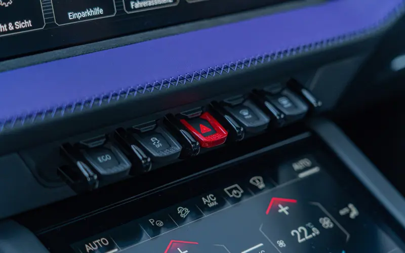 Lamborghini Urus SE * AD PERSONAM * VIOLA HONGKONG * MASSAGE * VOLL - 135957