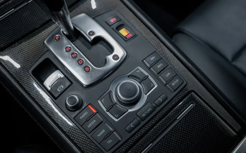 Audi S8 5.2 quattro * MASSAGE * LUFTFEDERUNG * CARBON *  - 132974