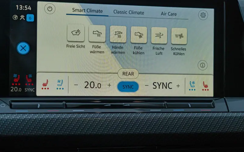 Volkswagen Golf VIII R * PERFORMANCE * AKRA * PANO * HUD * MAXTON * VO - 133075