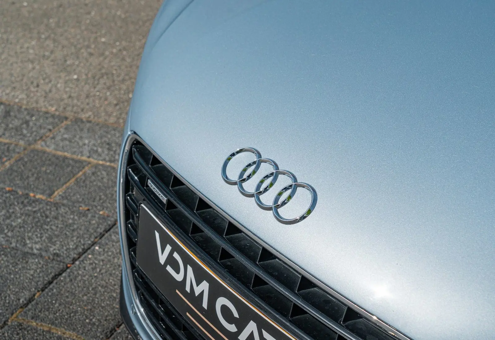 Audi R8 Coupe 4.2 FSI quattro * HANDSCHALTER * TITAN * B&amp;O - 145334