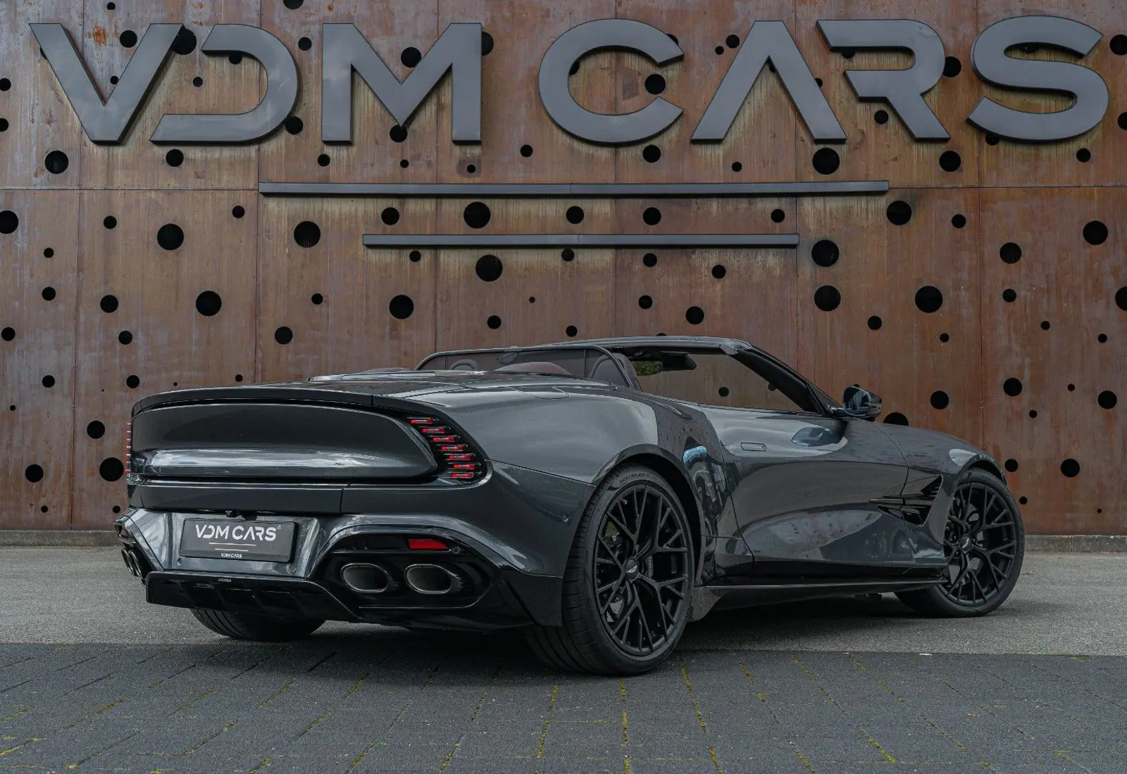Aston Martin Vanquish Volante * Titanium * Seats * B&amp;W * BlackPack *  - 174097