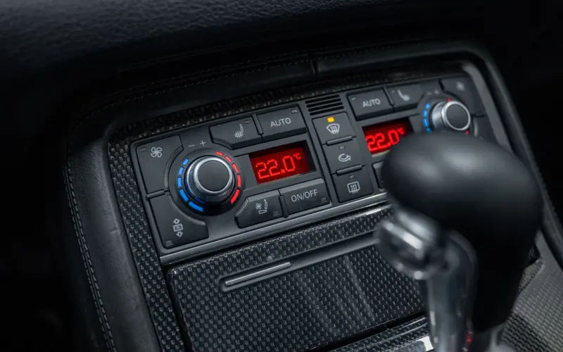 Audi S8 5.2 quattro * MASSAGE * LUFTFEDERUNG * CARBON *  - 132972