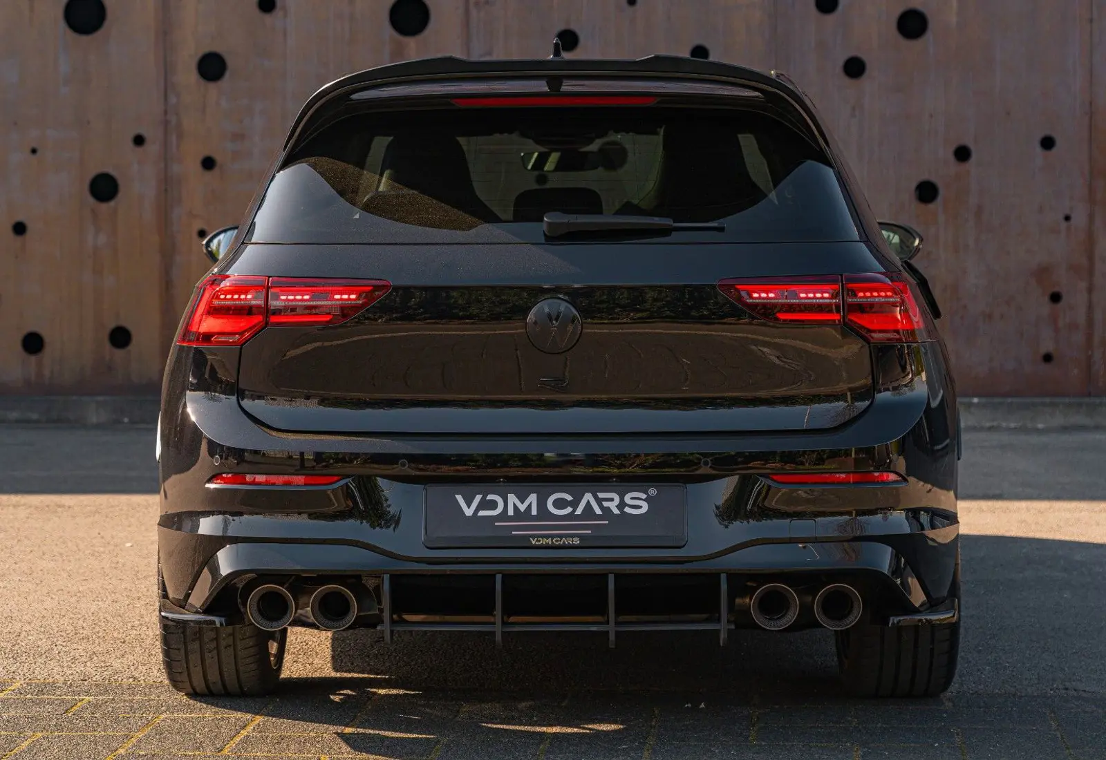 Volkswagen Golf VIII R * PERFORMANCE * AKRA * PANO * HUD * MAXTON * VO - 133050