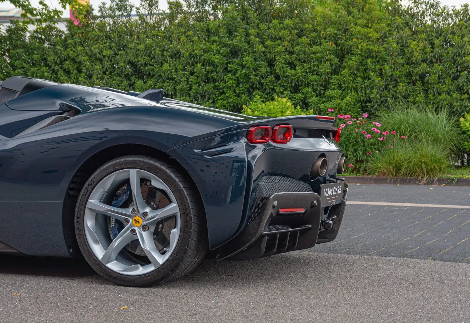 Ferrari SF90 Spider * CARBON(12x) * CARPLAY * LIFT * TWO-TONE *  - 124486