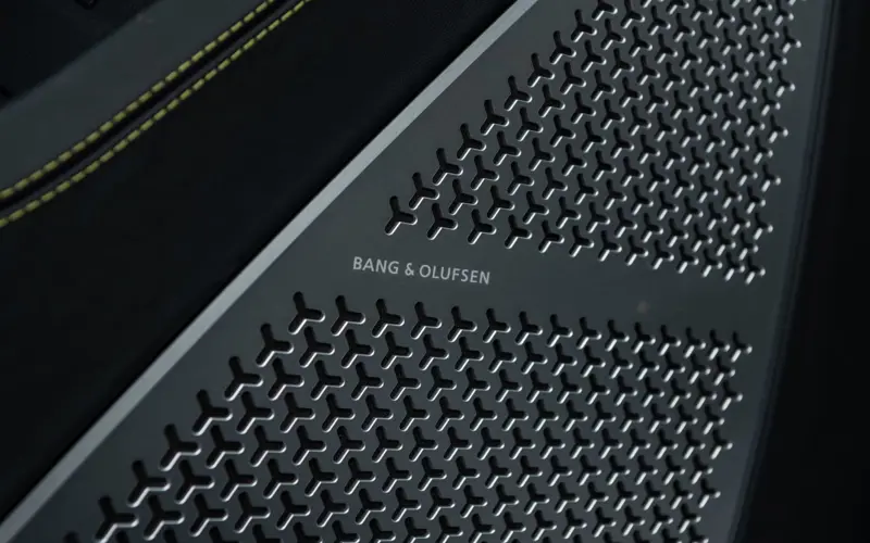 Lamborghini Urus * 4-SITZ * CARBON * ORIG. MATTLACK * GRAPHITE CAP *  - 134530