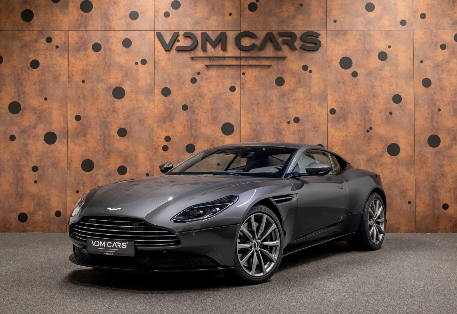 Aston Martin DB11 4.0 V8 * 9.564 km * INSPEKTION NEU * B&amp;O * 360 *  - 147395