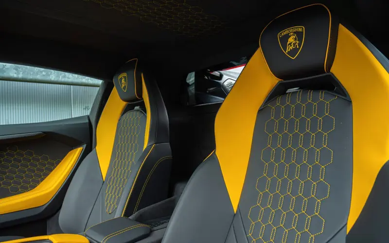 Lamborghini Revuelto 6.5 V12 * NEW CAR * AVAILABLE * BI COLOR - 131975