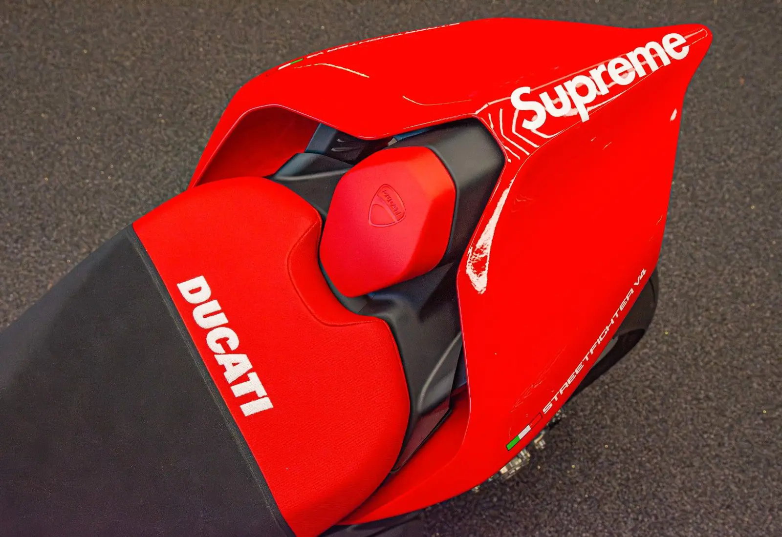 Ducati Streetfighter V4 Supreme. * 1 OF 250 LIMITED ED - 102802