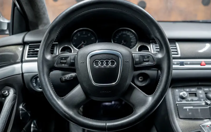 Audi S8 5.2 quattro * MASSAGE * LUFTFEDERUNG * CARBON *  - 132968