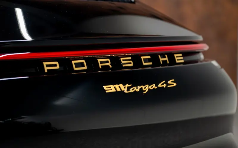 Porsche 911 Targa 4S Heritage Edition * 1 OF 992 * DESIGN *  - 174314