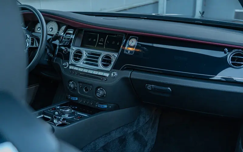 Rolls-Royce Wraith 6.6 V12 * MASSAGE * BESPOKE * DRIVE ASSIST+ *  - 134295