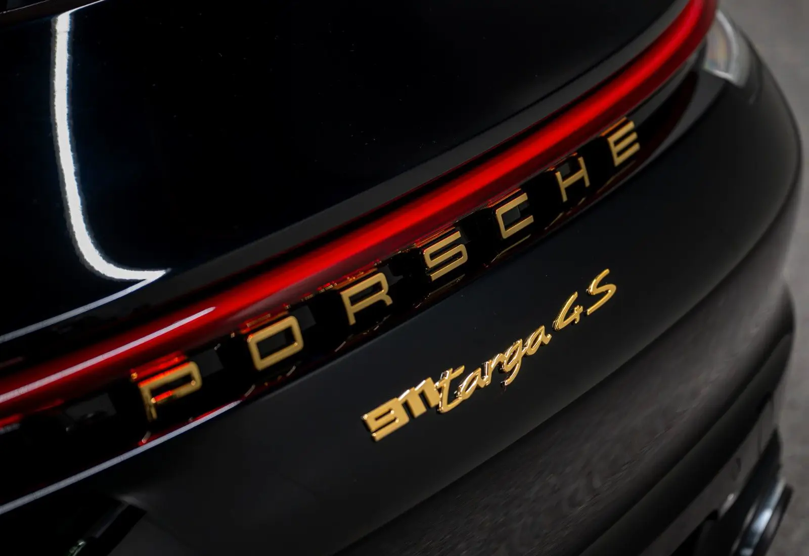 Porsche 911 Targa 4S Heritage Edition * 1 OF 992 * DESIGN *  - 174282