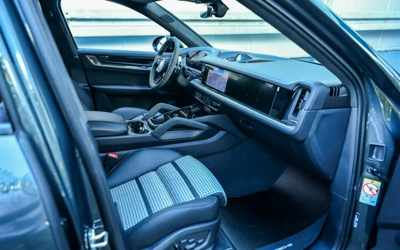 Porsche Cayenne Coupe Turbo E-Hybrid * PTS * GT PACKAGE *  - 115730