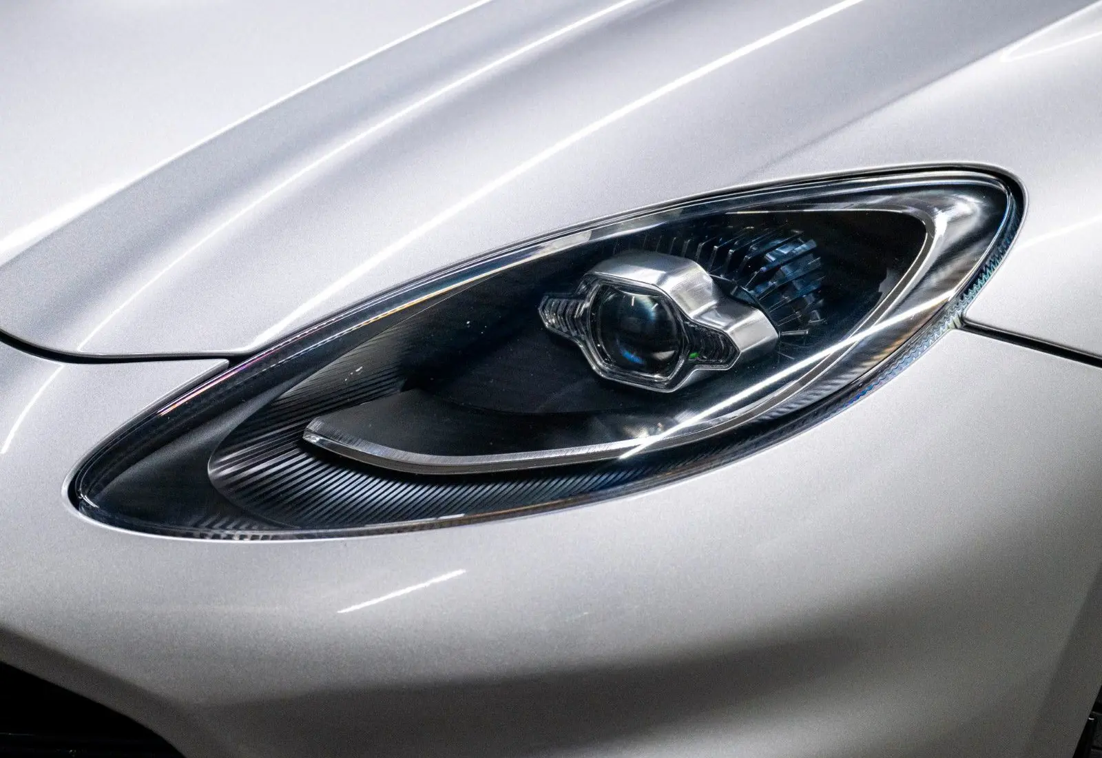 Aston Martin DBX 4.0 V8 707 * FACELIFT * ACC * 360 *  - 149957